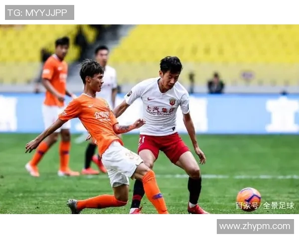 武汉卓尔与辽宁宏远激战正酣谁能在这场对决中笑到最后